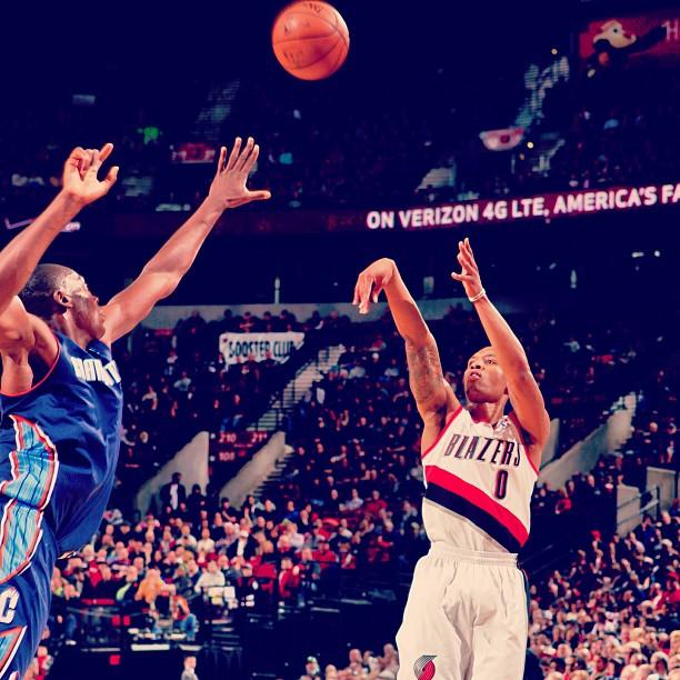 詹姆斯以他 詹姆斯以他